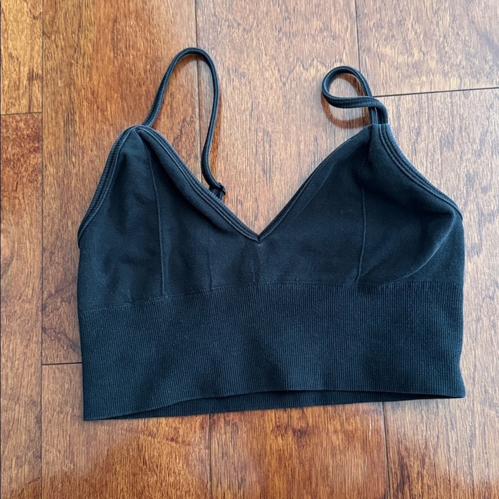 Alo Yoga Ribbed Intrigue Bra – Black, Size Small